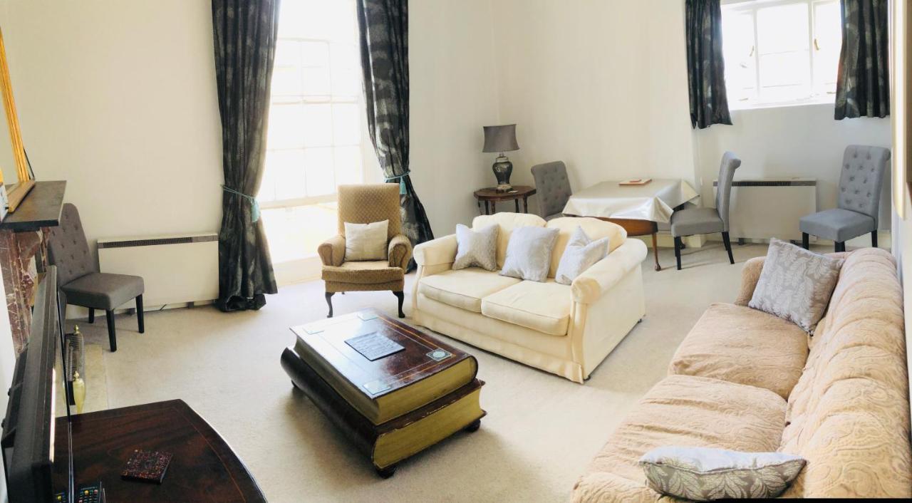 Alexander House Apartment Corsham Bagian luar foto