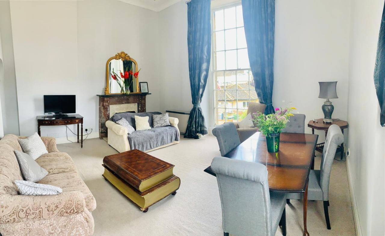 Alexander House Apartment Corsham Bagian luar foto