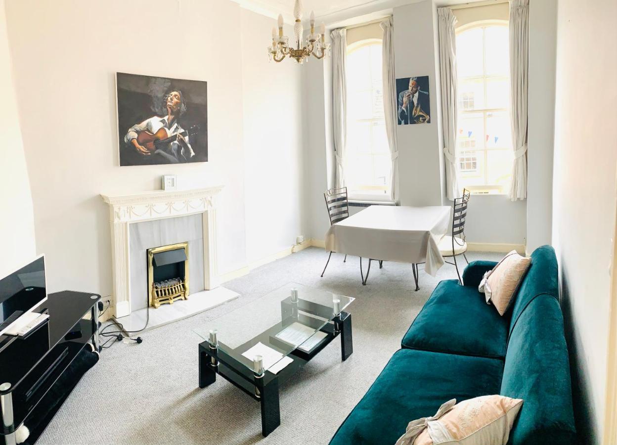 Alexander House Apartment Corsham Bagian luar foto