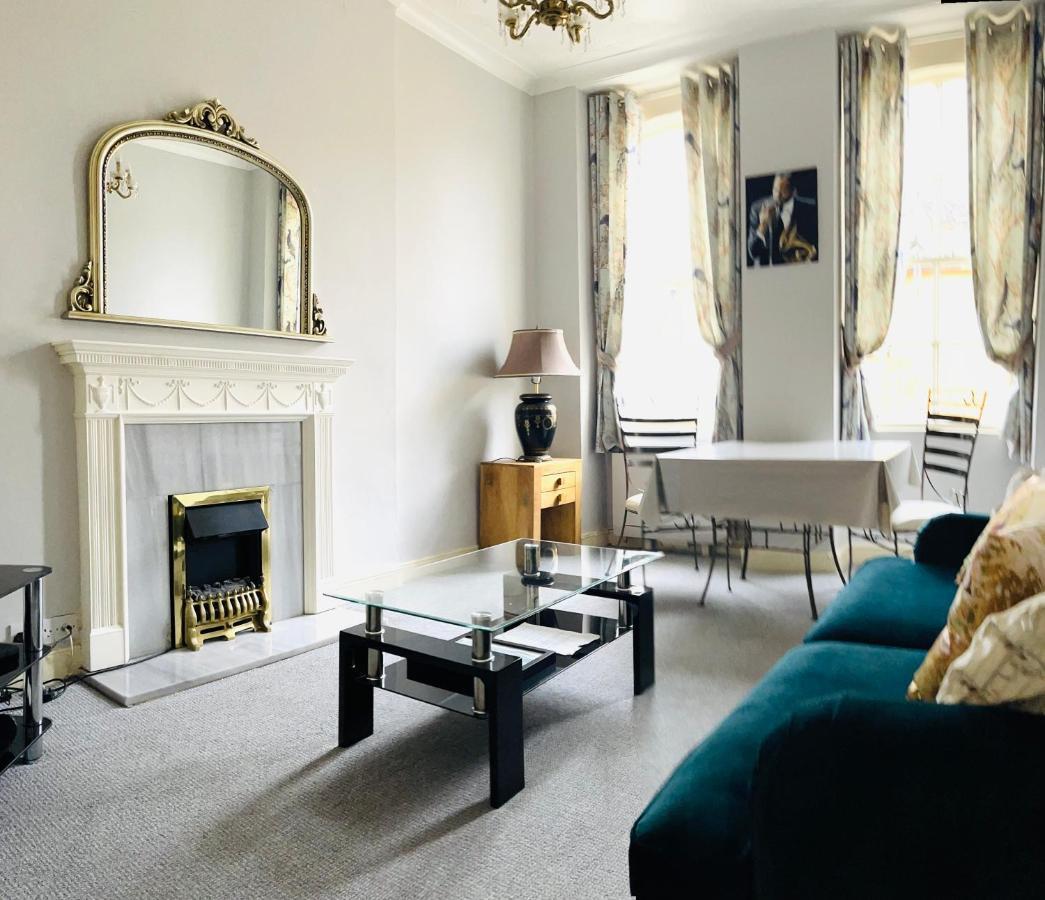 Alexander House Apartment Corsham Bagian luar foto