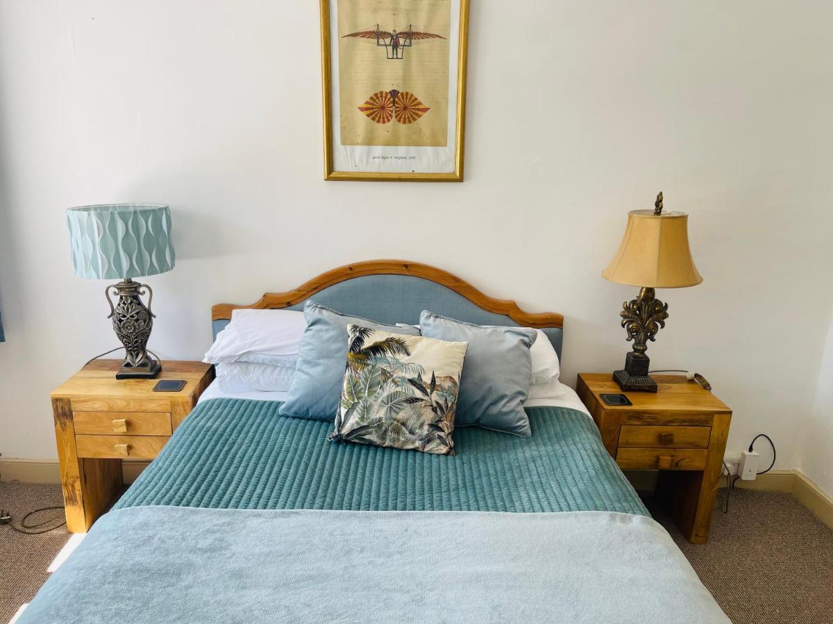 Alexander House Apartment Corsham Bagian luar foto