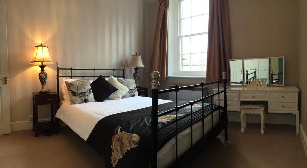 Alexander House Apartment Corsham Bagian luar foto
