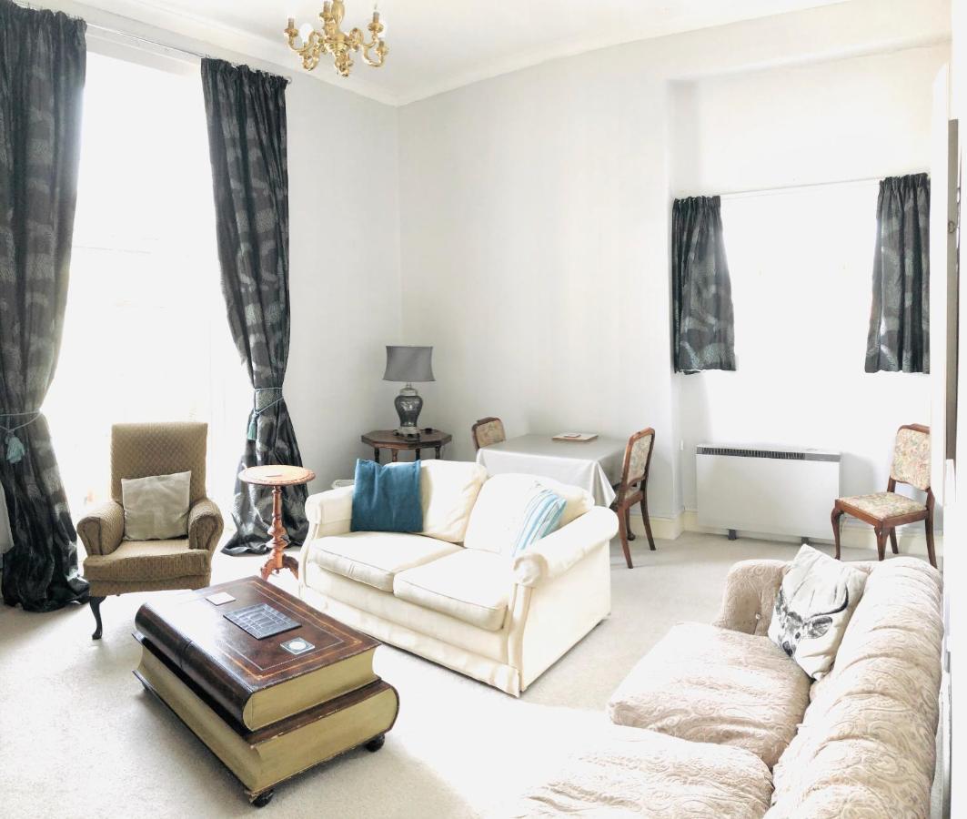 Alexander House Apartment Corsham Bagian luar foto
